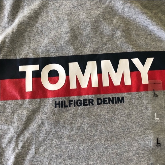 🏡 Moving sale  Price Firm Hilfiger Denim long sleeved T - Picture 5 of 5